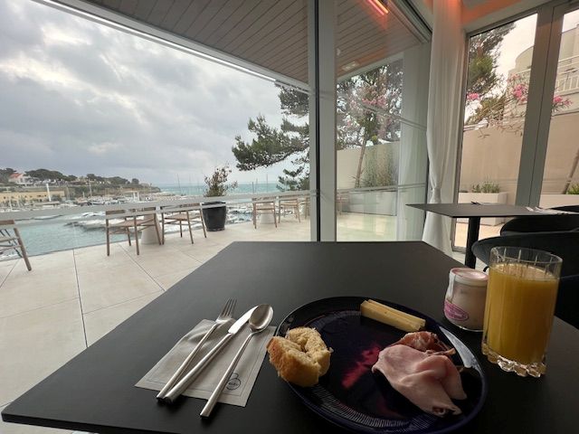 hotelbleupetitdej hotelbleupetitdej